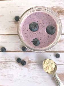 healthy blueberry protein smoothie