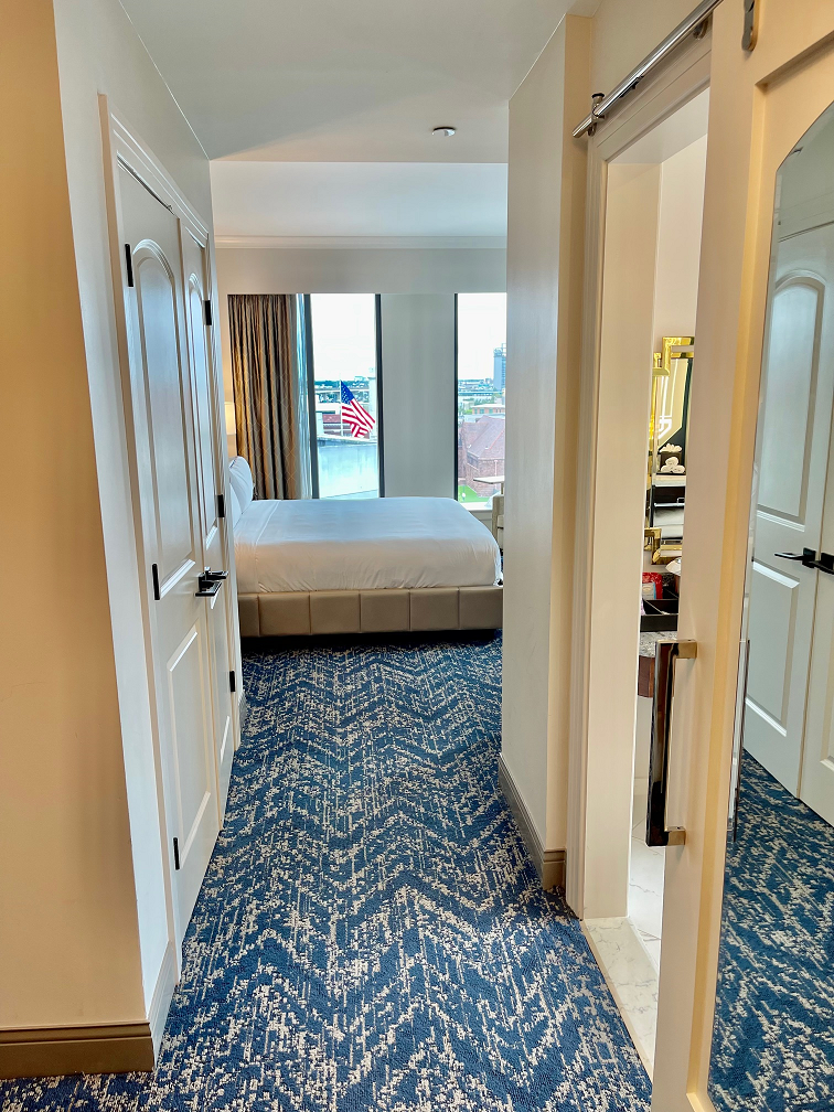 new orleans hotel room