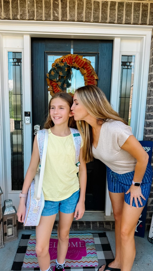 A peek behind the scenes of what a school morning looks like around here. (Spoiler alert, it’s not as glamorous as some people think!)

Just a mom trying to get her kid out the door followed by procrastinating about work. Then I end up working late into the night instead. 😵‍💫🫣

🚨 If you would like a 🔗 to the lights in my laundry room just comment with the word LINK and I will DM it to you! 

#adayinthelife #momlifebelike #behindthescene #contentcreatorlife