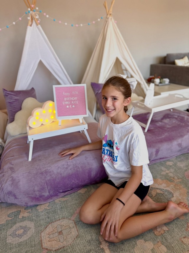 What a weekend! 👀

🏐 Volleyball win on Saturday 
🌙 EK’s slumber party for her birthday was also Saturday, and we used @modernmomentstn for her adorable set up! They did a great job and they set up and clean up all the tents and things. The girls had a blast! Be sure to check out her page for all the different themes she rents out! 
🌺 Sunday we went to Dollywood with friends
😕 Monday I had surgery (I’m ok just sleepy!)

Make sure you scroll all the way across, there are some cute videos in there! 

#slumberparty #birthdaysleepover #birthdaypartydecor #knoxvillesmallbusiness